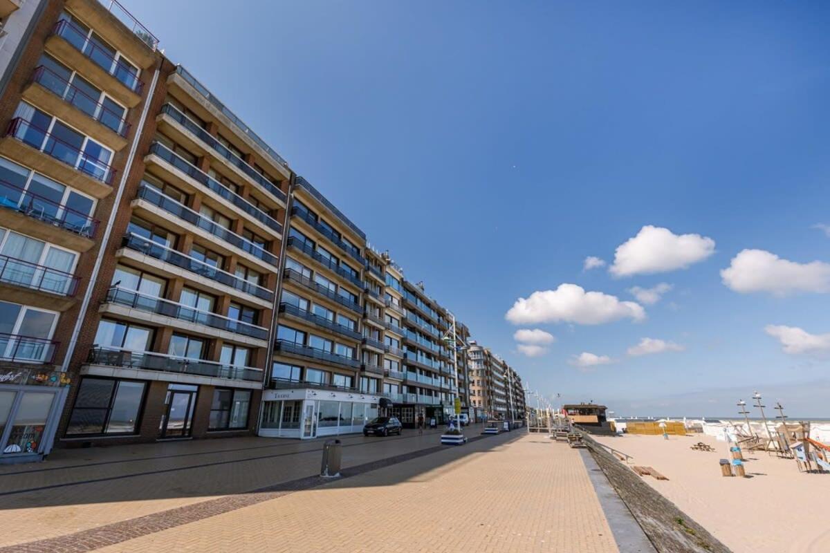 Huswell - Beachfront Apartment In Zeebrugge Exteriör bild