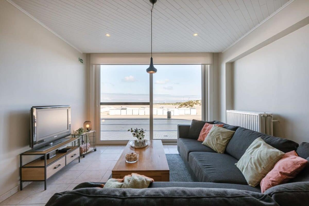 Huswell - Beachfront Apartment In Zeebrugge Exteriör bild